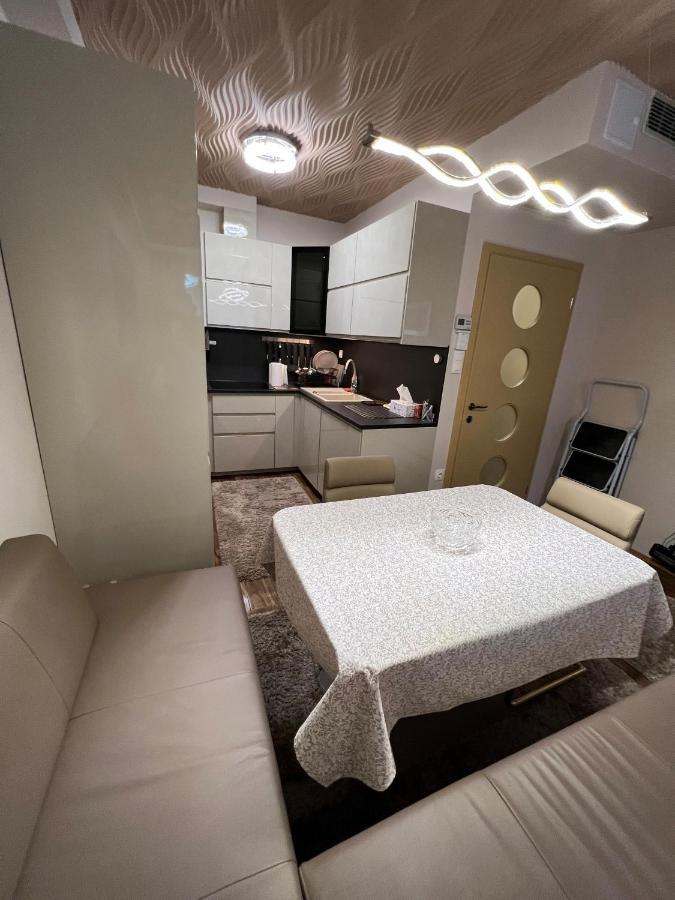 Appartamento Párizsi Udvar Prémium Apartman Debrecen Esterno foto