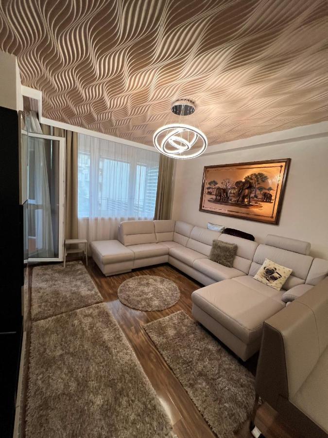 Appartamento Párizsi Udvar Prémium Apartman Debrecen Esterno foto