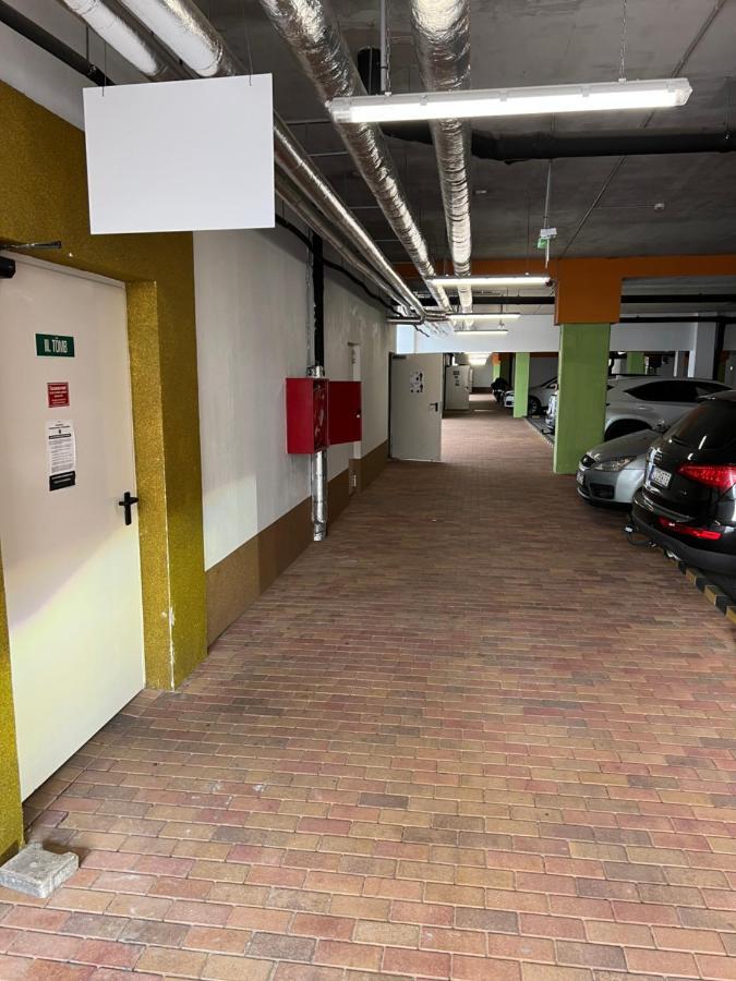 Appartamento Párizsi Udvar Prémium Apartman Debrecen Esterno foto